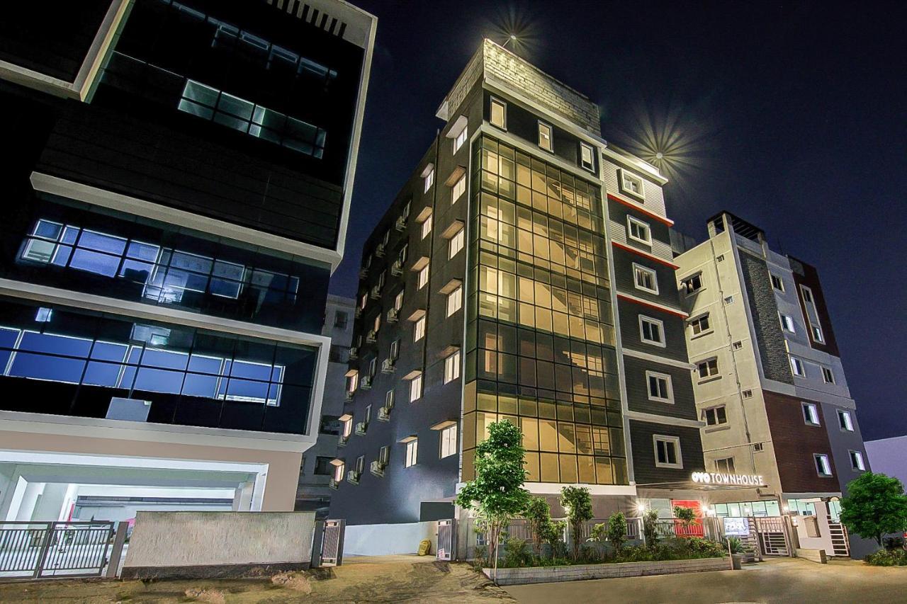 Oyo Townhouse 034 -Halcyon Hitech City Road Hyderabad Bagian luar foto