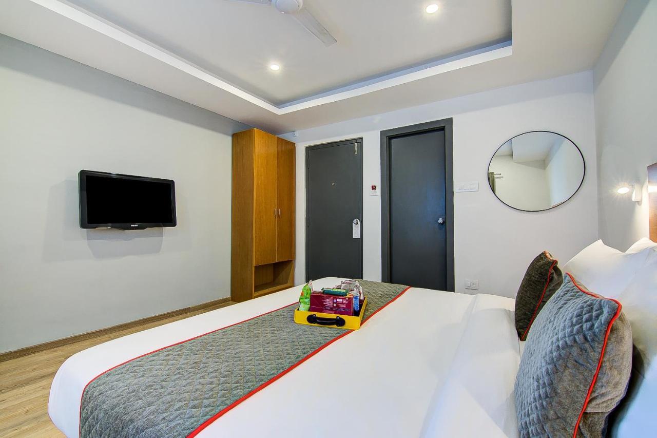 Oyo Townhouse 034 -Halcyon Hitech City Road Hyderabad Bagian luar foto