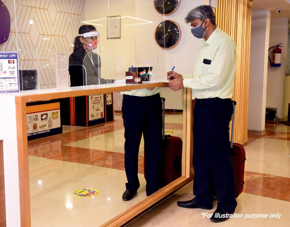 Oyo Townhouse 034 -Halcyon Hitech City Road Hyderabad Bagian luar foto