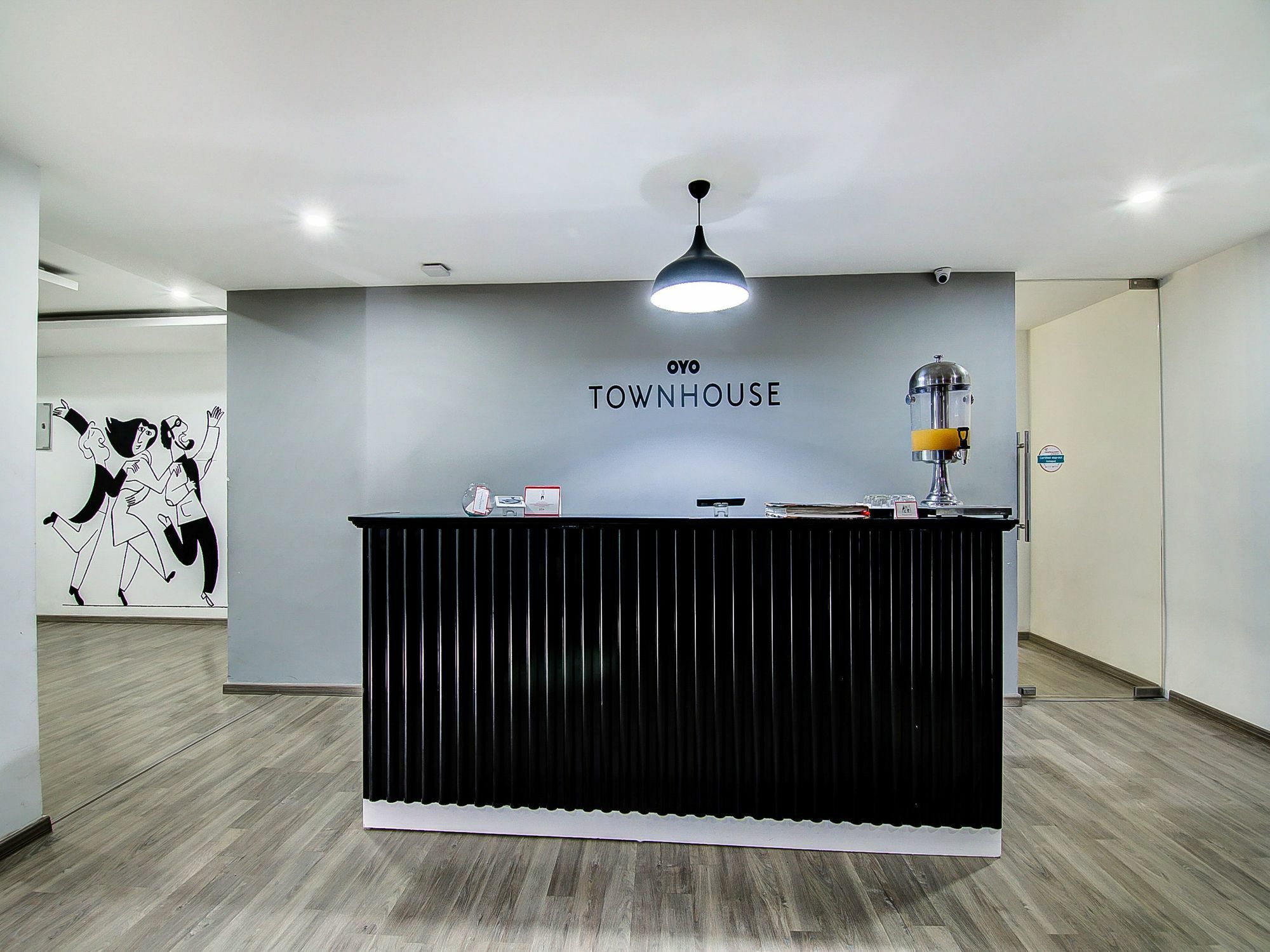 Oyo Townhouse 034 -Halcyon Hitech City Road Hyderabad Bagian luar foto
