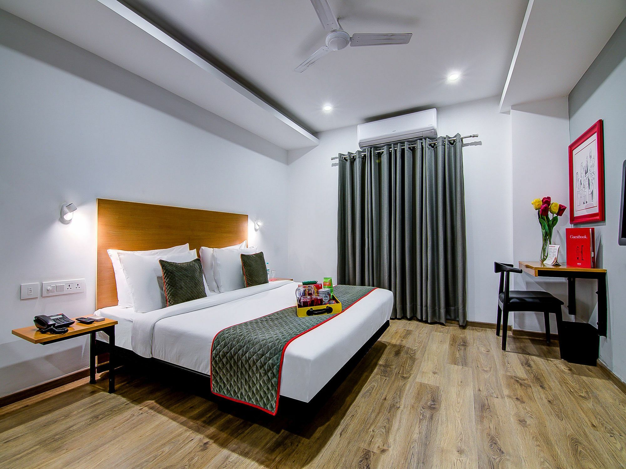 Oyo Townhouse 034 -Halcyon Hitech City Road Hyderabad Bagian luar foto